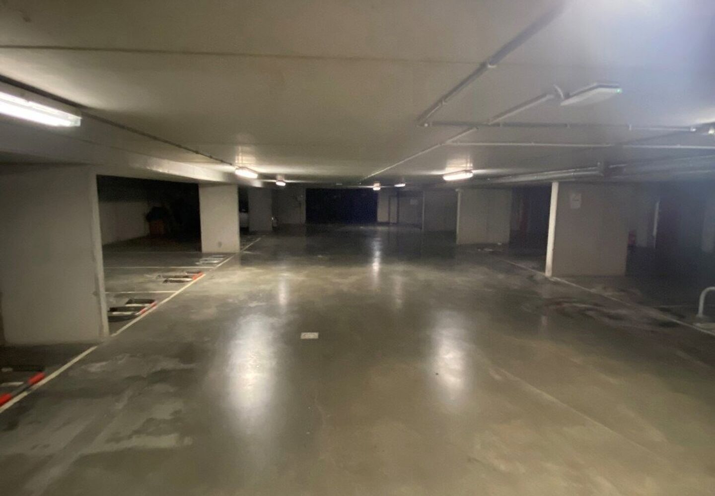 Binnenstaanplaats te koop in Evere
