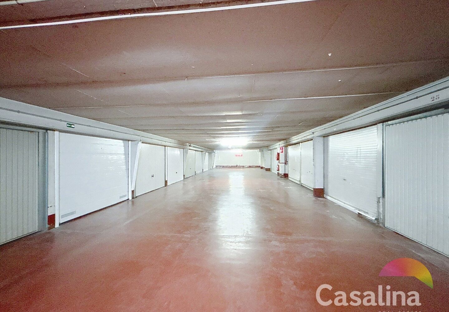 Closed garage for rent in Schaarbeek