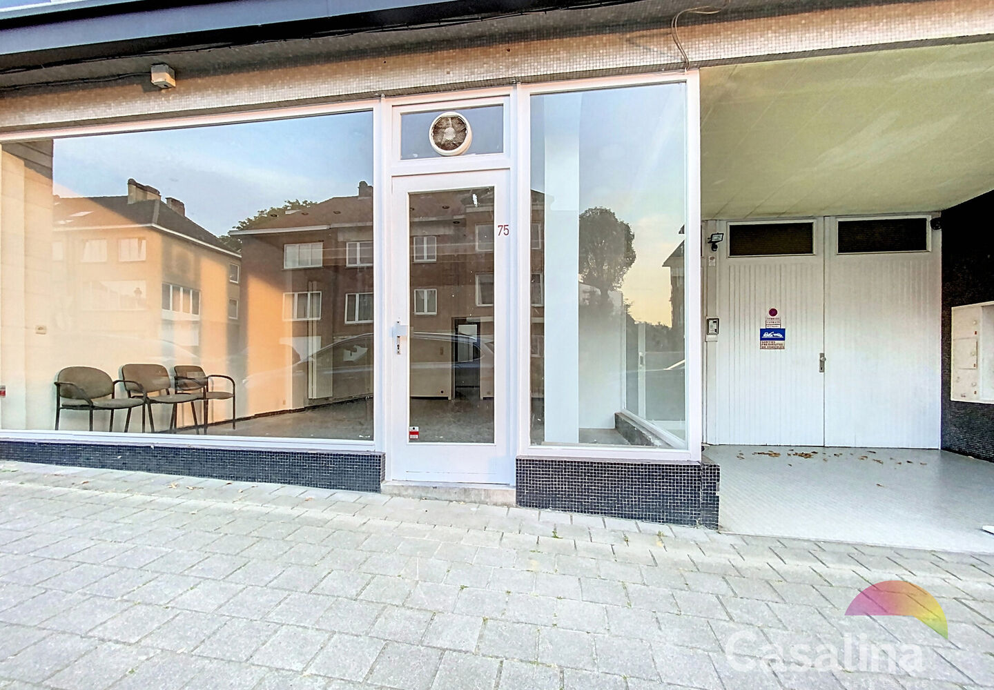 Commercieel gelijkvloers te koop in Auderghem