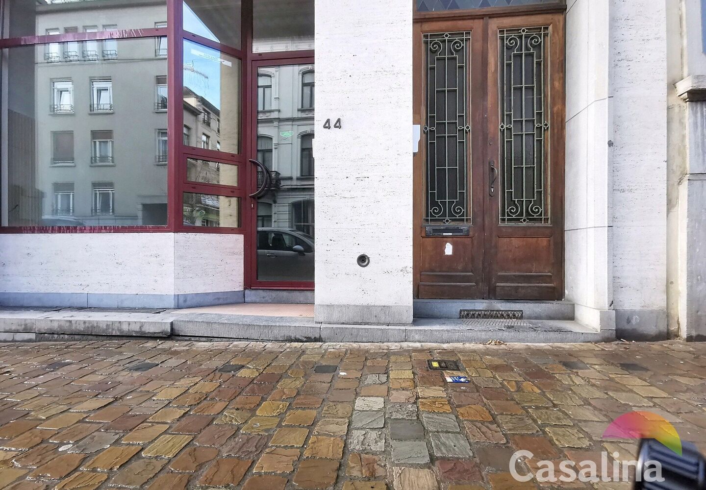 Commercieel gelijkvloers te koop in Elsene