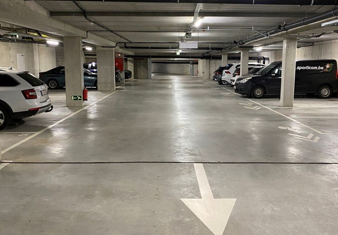Garage + berging te huur in Evere