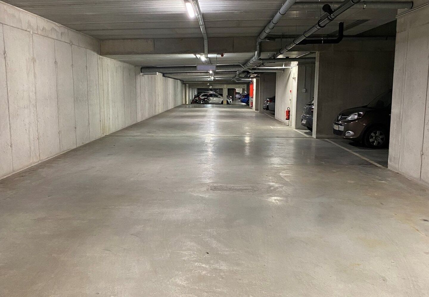 Garage + storage for rent in Evere