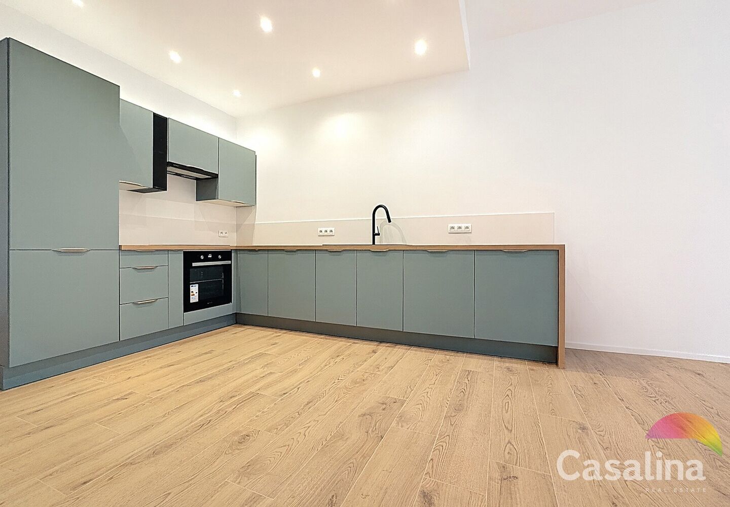 Gelijkvloerse verdieping te huur in Schaerbeek