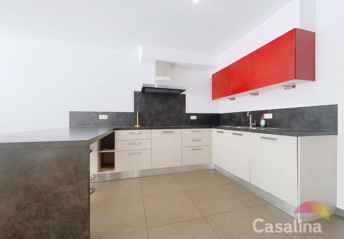 Ground floor for rent in Evere