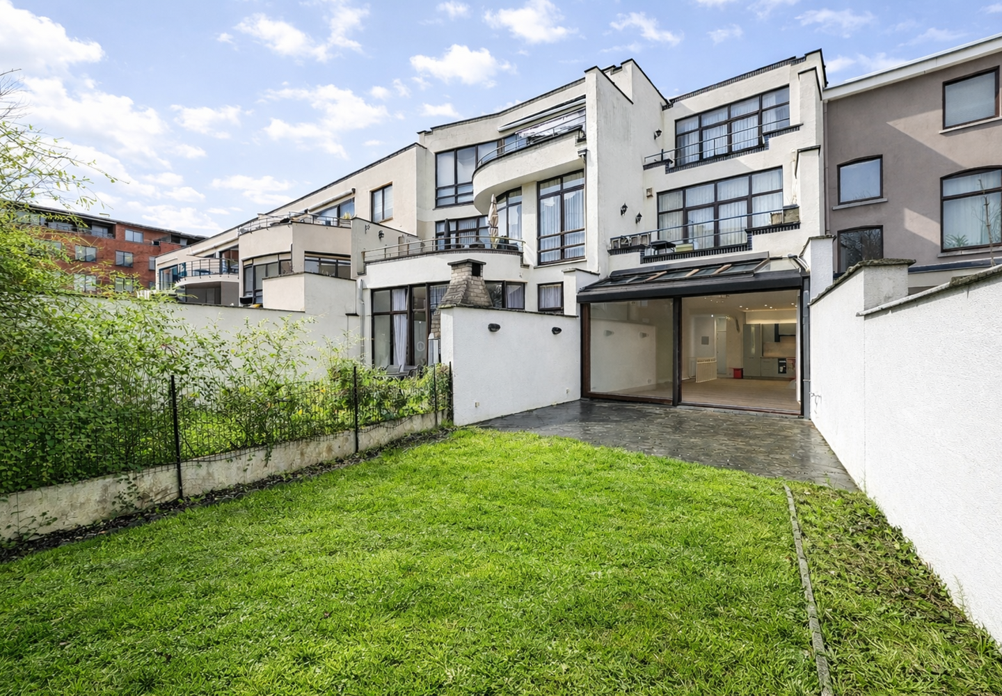 Ground floor for rent in Schaerbeek