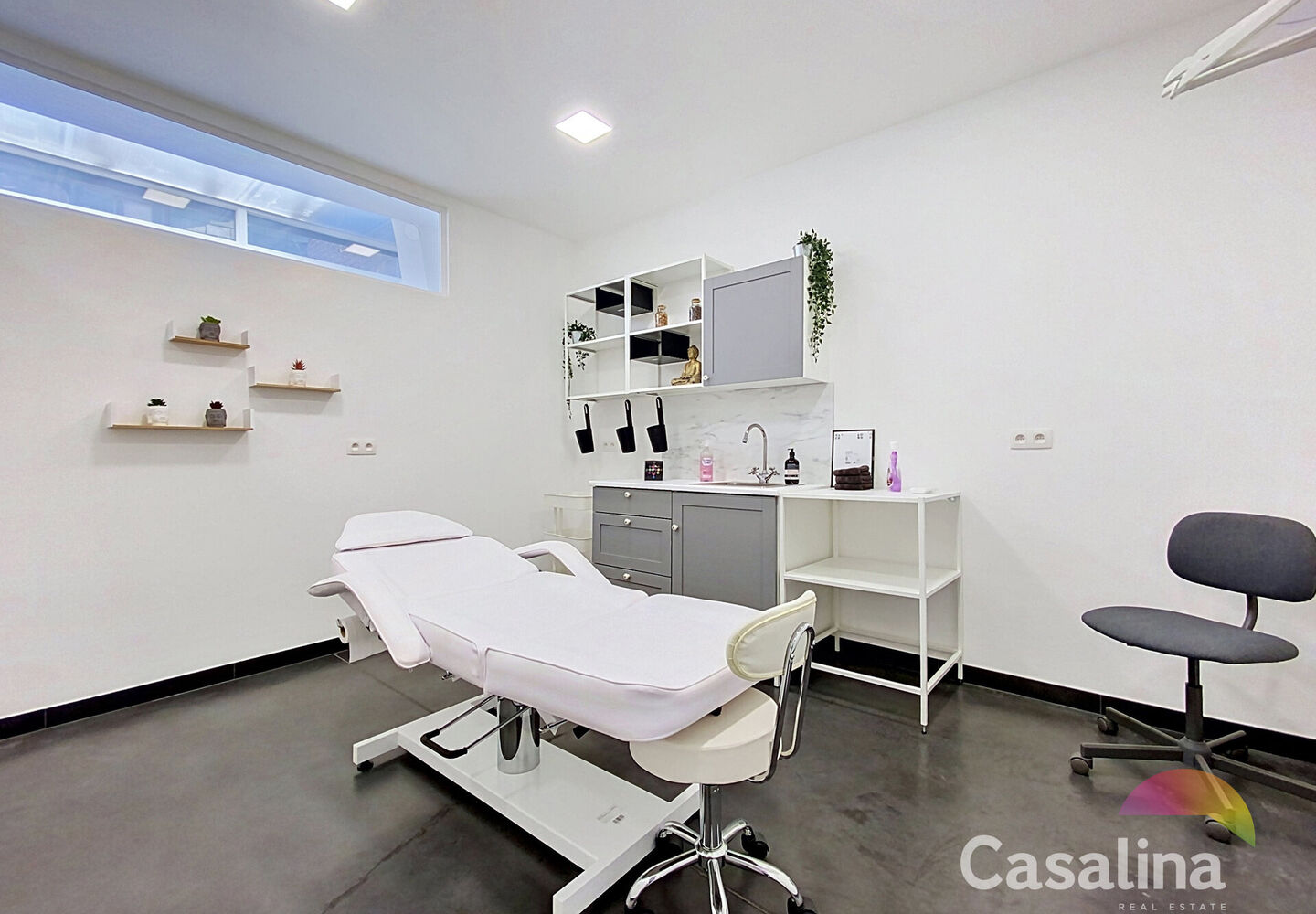 Hairstyle/beautician for rent in Evere