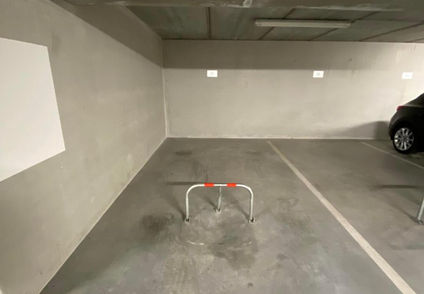 Inside parking for rent in Evere