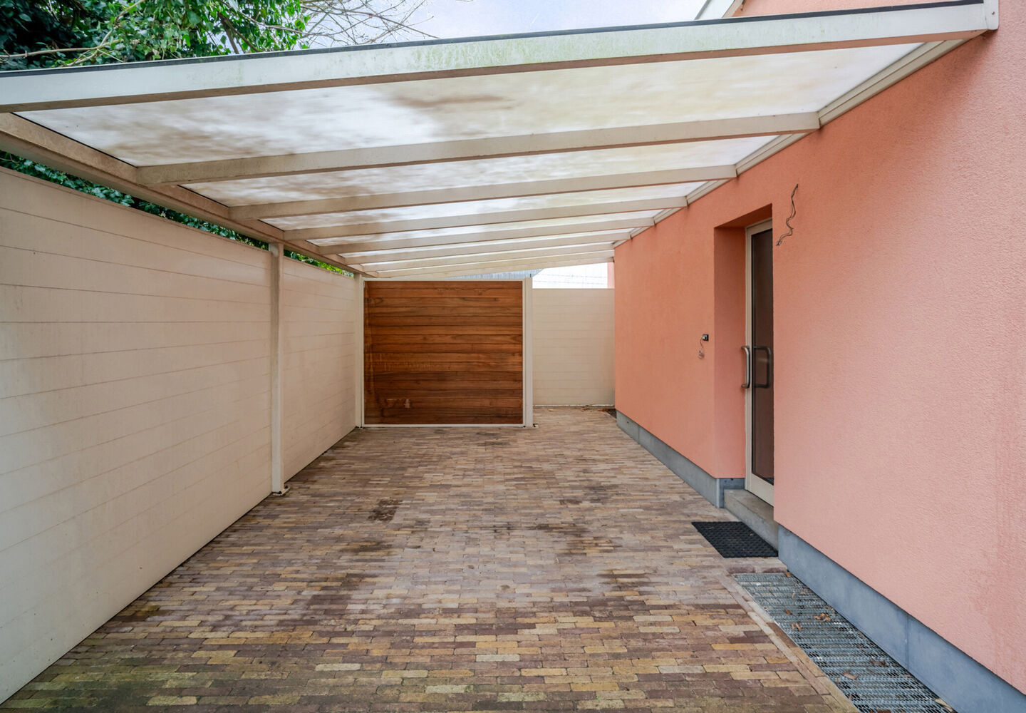 Multi-purpose building for rent in Schaerbeek