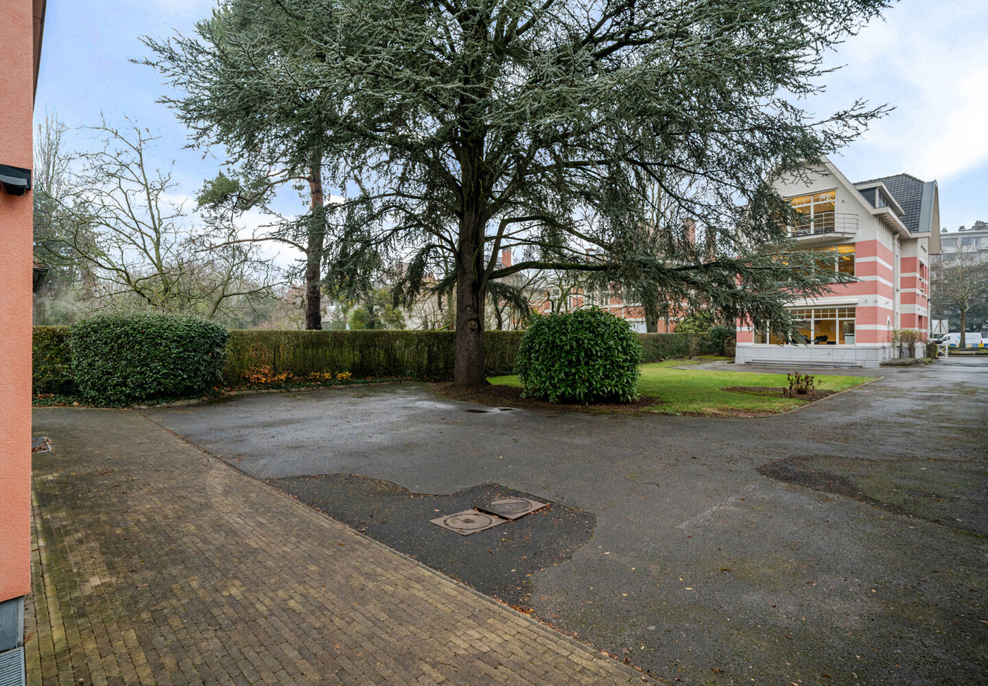 Multi-purpose building for rent in Schaerbeek