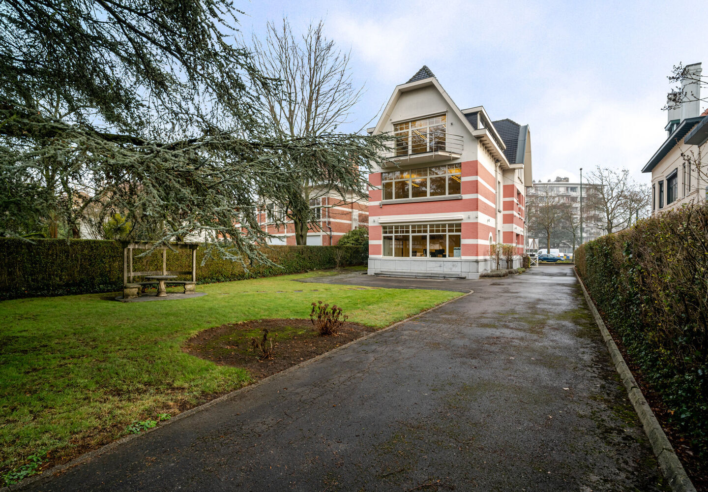 Multi-purpose building for sale in Schaerbeek