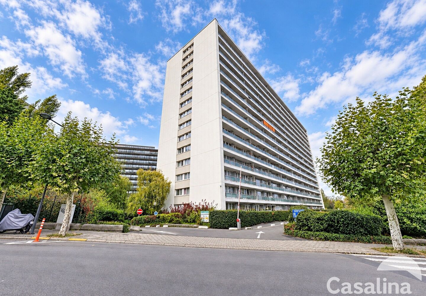 Outside parking for sale in Evere