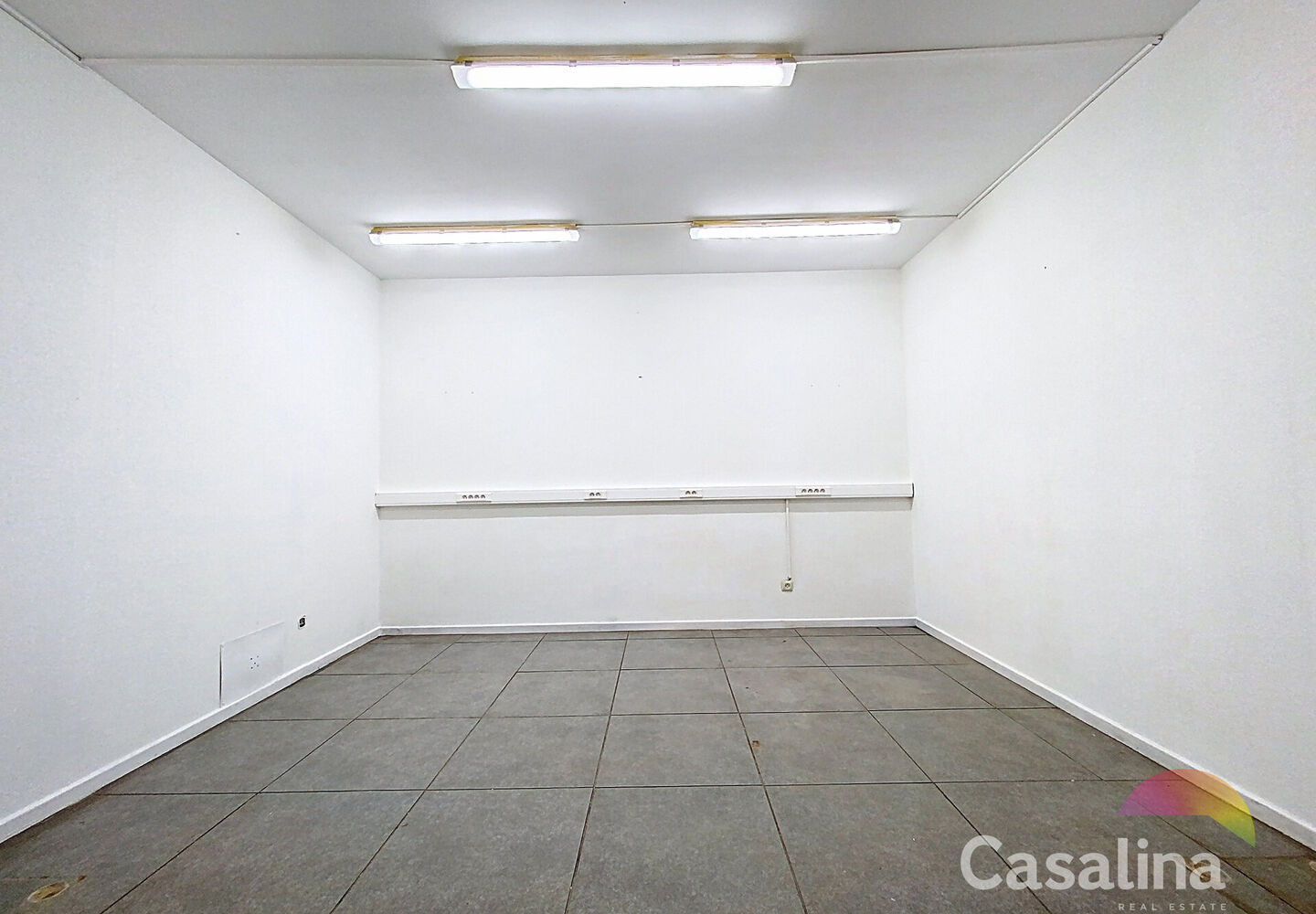 Rez commercial à vendre à Auderghem