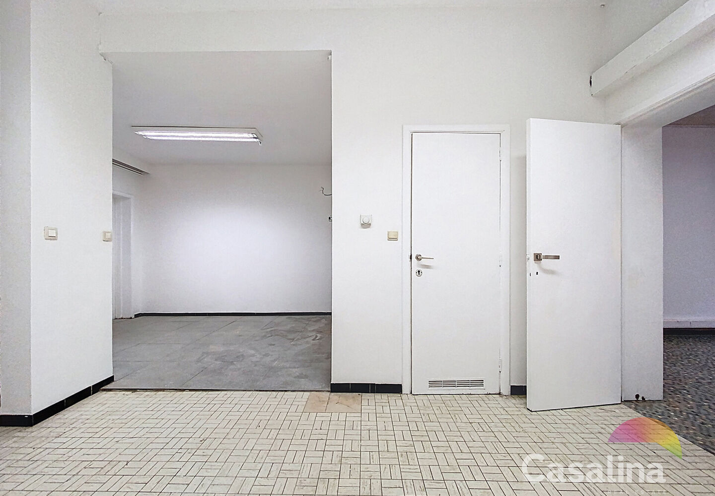 Rez commercial à vendre à Auderghem