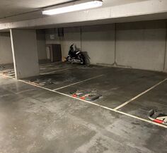 Binnenstaanplaats te koop in Evere