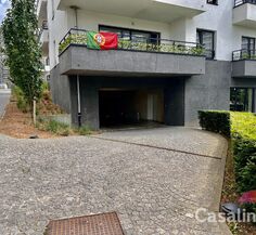 Inside parking for rent in Evere