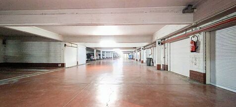 Closed garage for sale in Evere