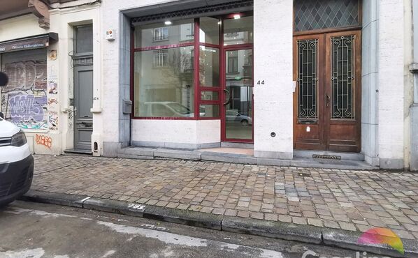 Commercial groundfloor for sale in Elsene