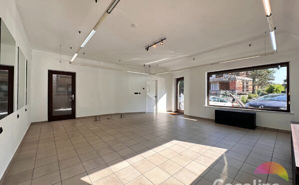 Commercial groundfloor for sale in Wezembeek-Oppem