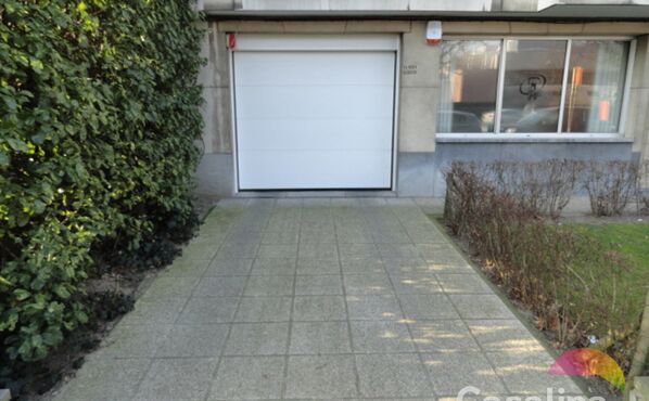 Garage (ferme) à vendre à Evere