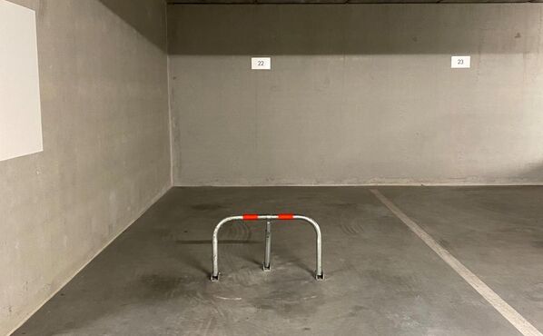 Inside parking for rent in Evere