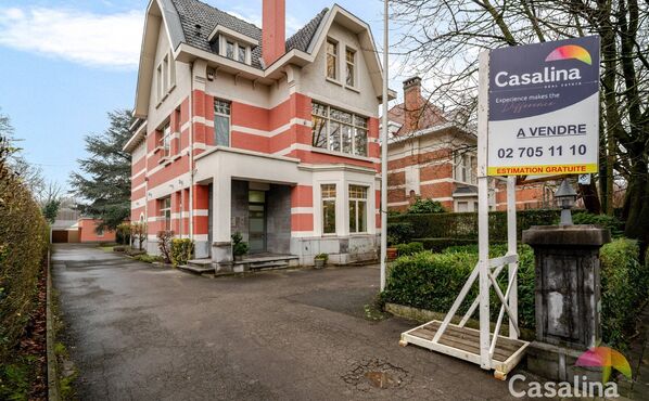 Multi-purpose building for sale in Schaerbeek